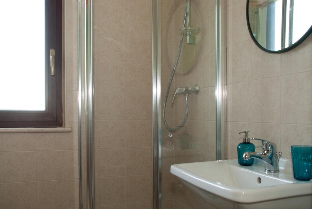 Hostal Casa Delfico Ristoro In Famiglia Teramo Habitación foto