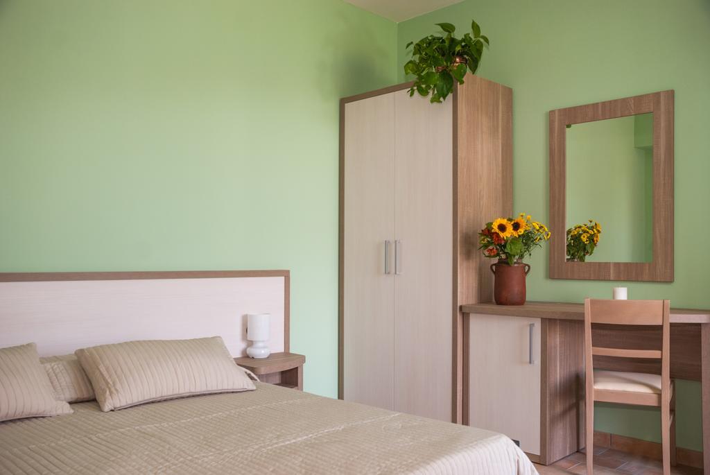 Hostal Casa Delfico Ristoro In Famiglia Teramo Habitación foto