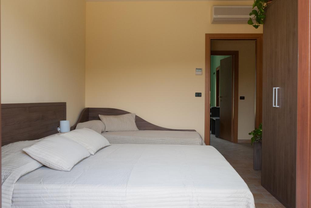 Hostal Casa Delfico Ristoro In Famiglia Teramo Habitación foto